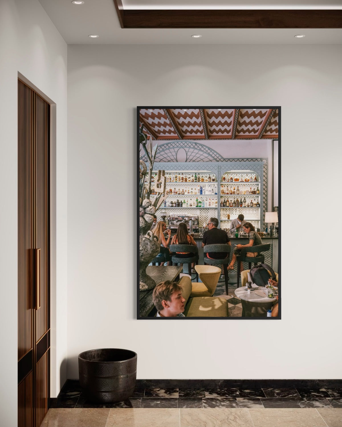 BAR AREA AT HOTEL CAPPUCCINO