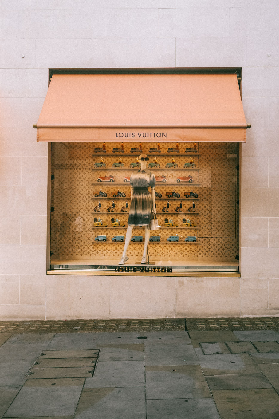 LOUIS VUITTON ROYALTY