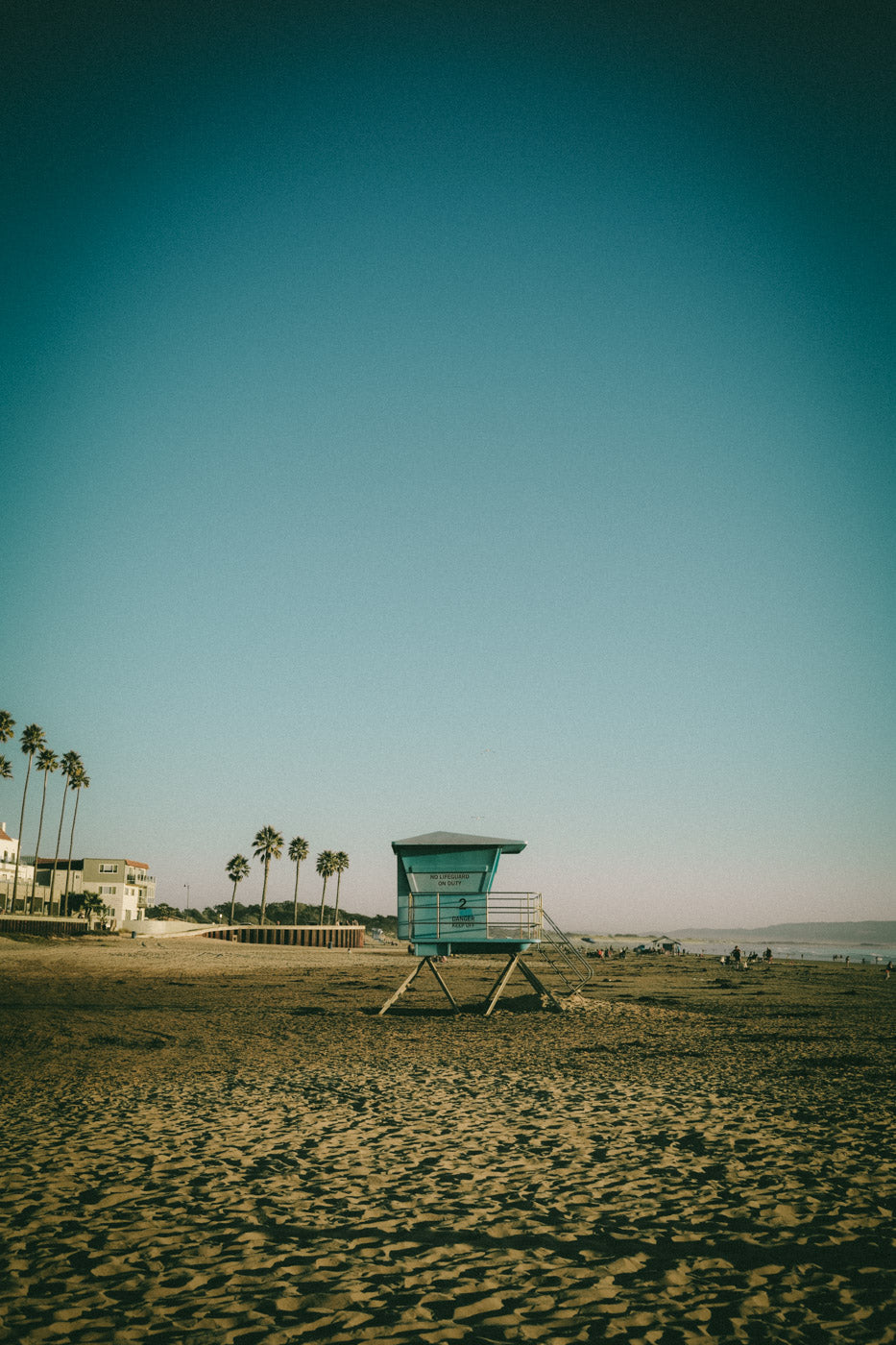 LIFEGUARD TOWER