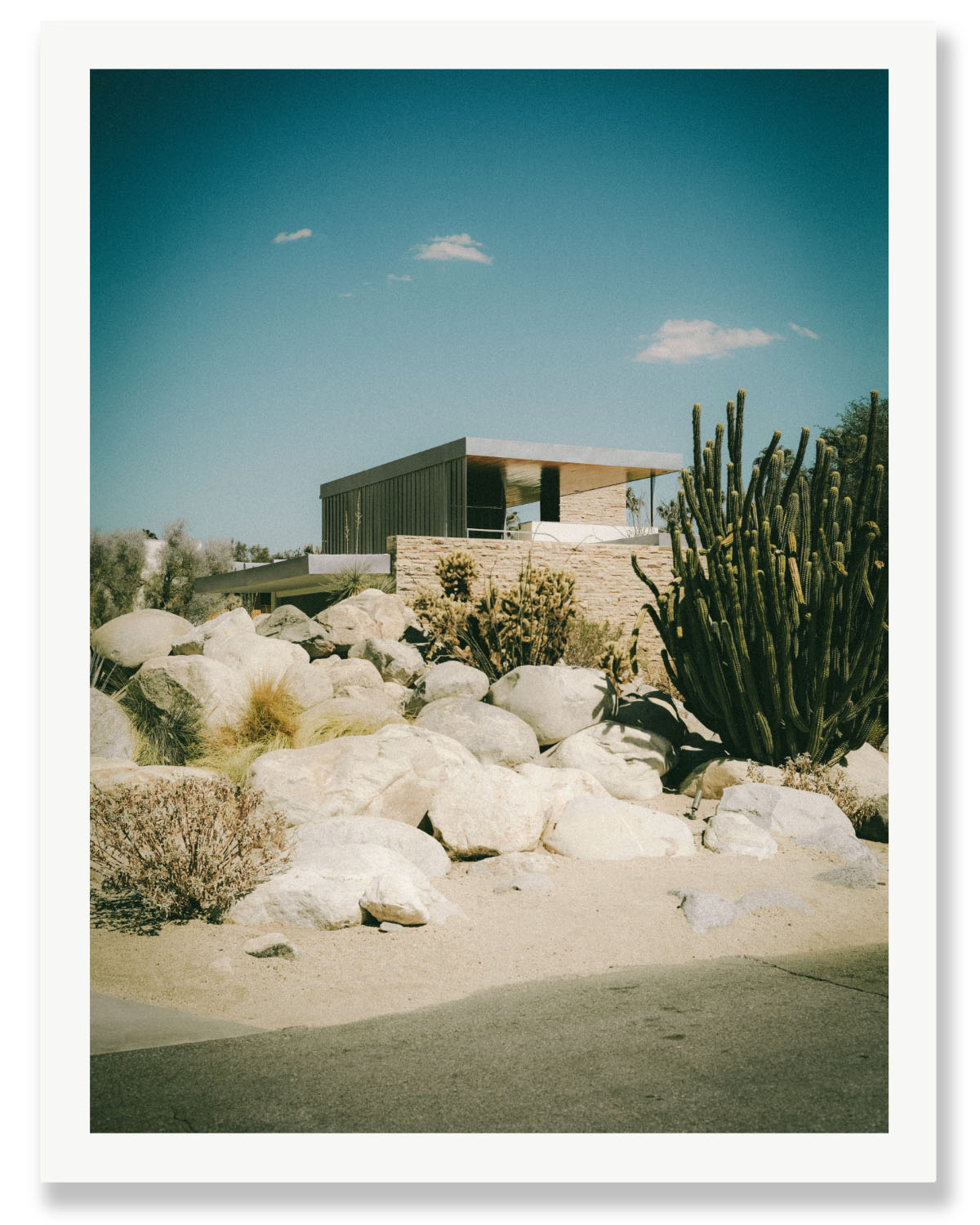 LINEAR LIVING | KAUFMANN HOUSE